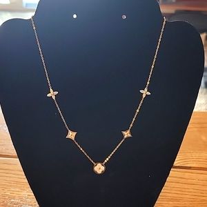 Unbranded necklace